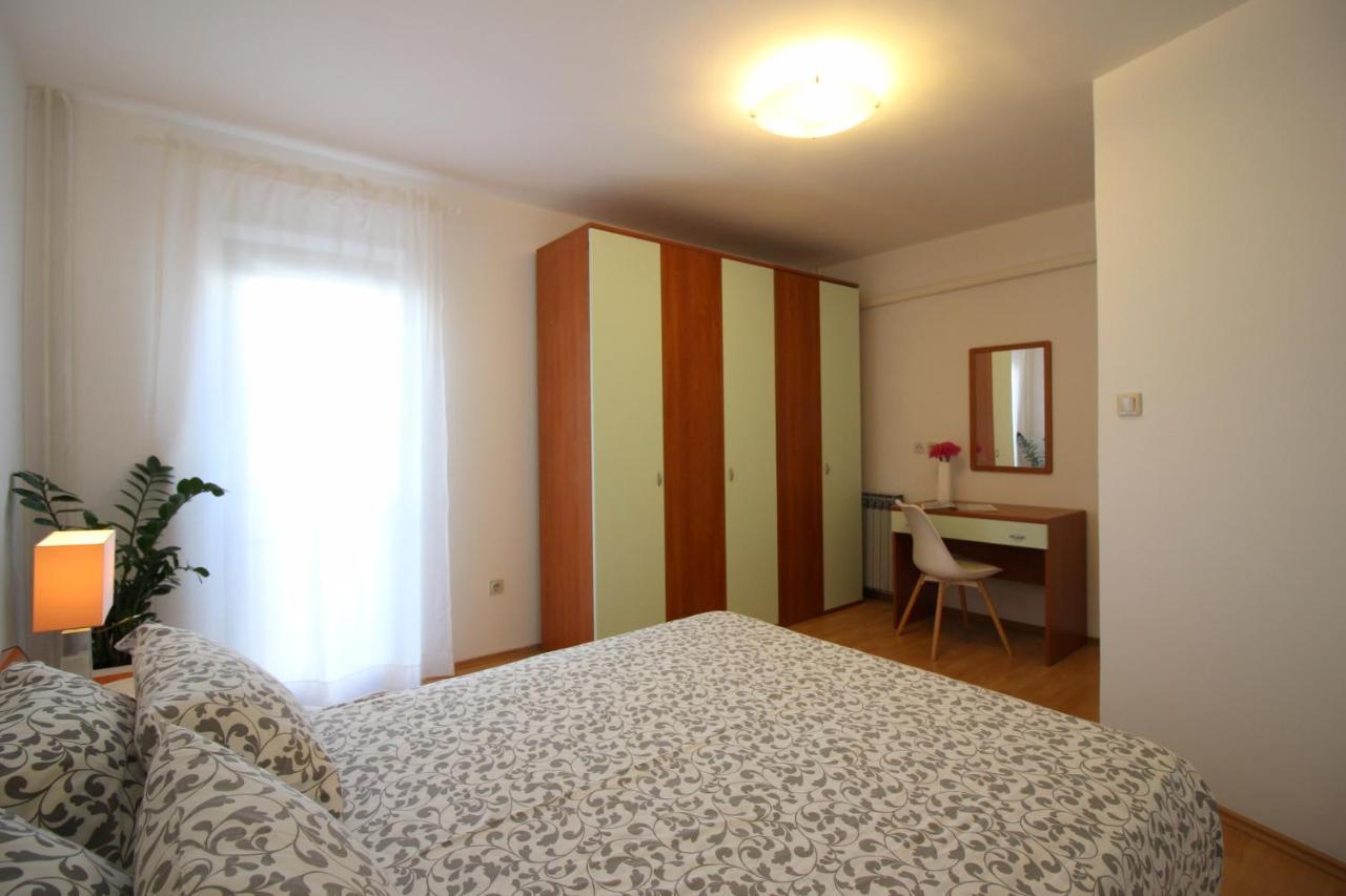 Modern Apartment Sabina With Nice Garden Porec Ngoại thất bức ảnh